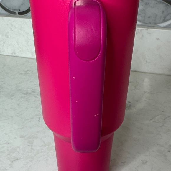 Stanley Fuchsia Travel Tumbler with Handle - Picture 5 of 5